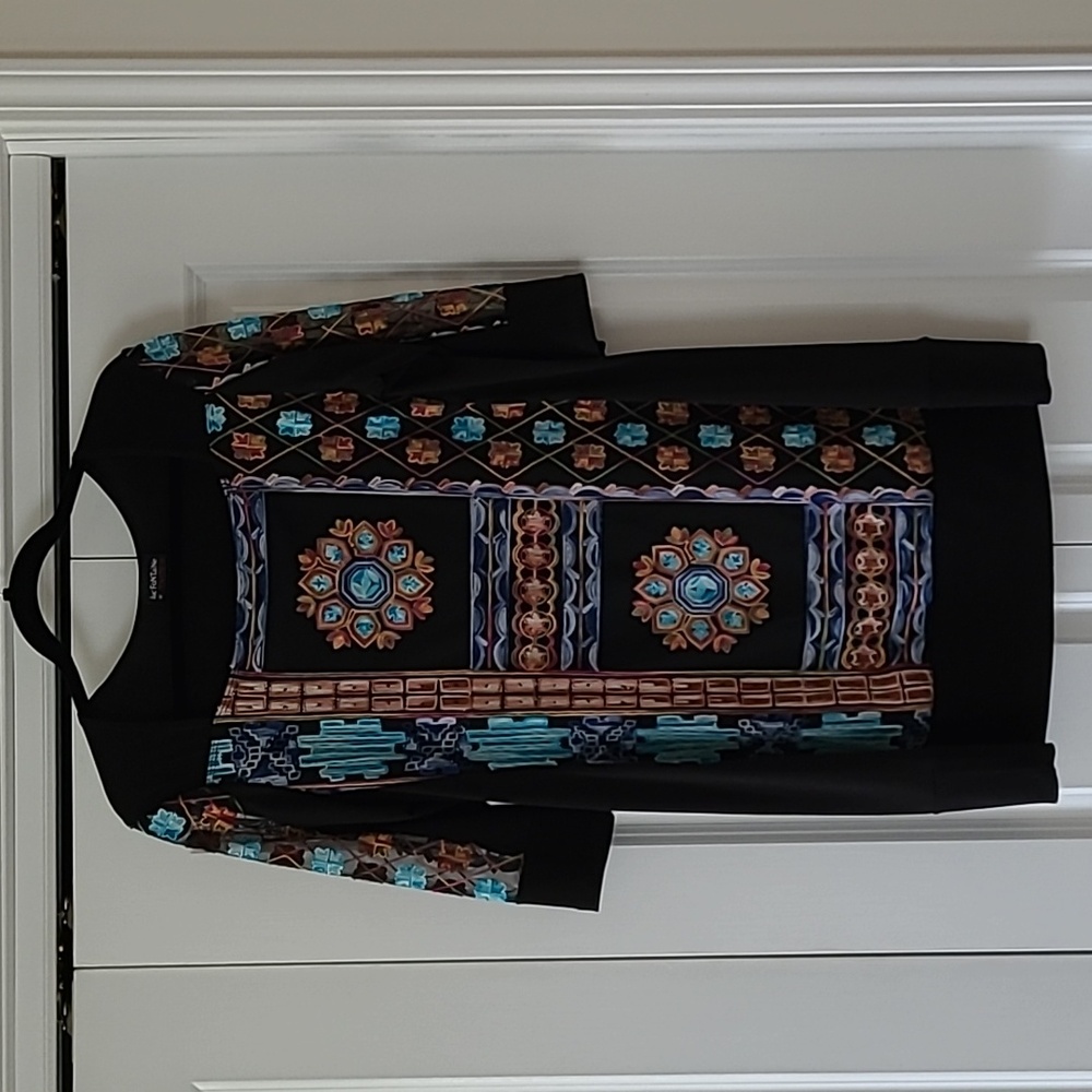 🇨🇦Luc Fontaine Black Stretchy Tunic w sheer crochet sleeves, front panel Sz 10